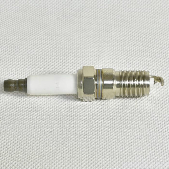 (41-110) SPARK PLUG CHEVROLET 15,16 - Image 1